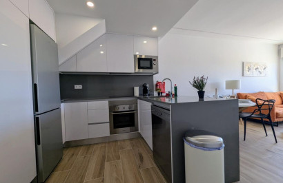 Resale - Apartment / Flat - Villamartín