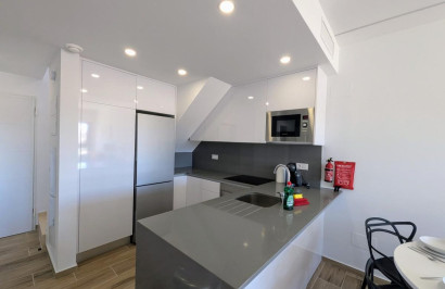 Resale - Apartment / Flat - Villamartín