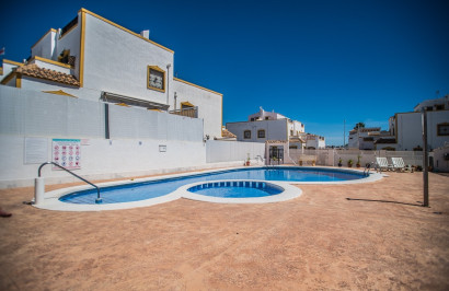 Resale - Town House - Entre Naranjos