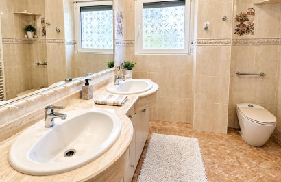 Resale - Detached Villa - Benferri - Benfis Park