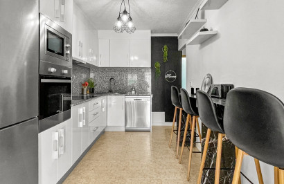 Resale - Apartment / Flat - Torrevieja - La Siesta - El Salado -  Torreta