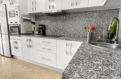 Resale - Apartment / Flat - Torrevieja - La Siesta - El Salado -  Torreta
