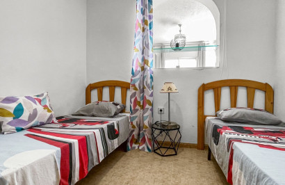 Resale - Apartment / Flat - Torrevieja - La Siesta - El Salado -  Torreta