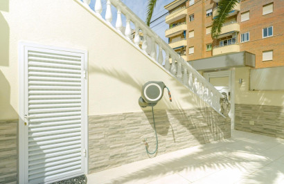 Resale - Town House - Torrevieja - Punta prima