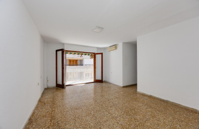 Resale - Apartment / Flat - Torrevieja - Playa del Acequión