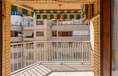Resale - Apartment / Flat - Torrevieja - Playa del Acequión