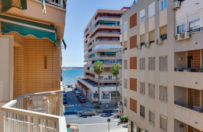 Resale - Apartment / Flat - Torrevieja - Playa del Acequión
