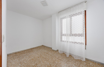 Resale - Apartment / Flat - Torrevieja - Playa del Acequión