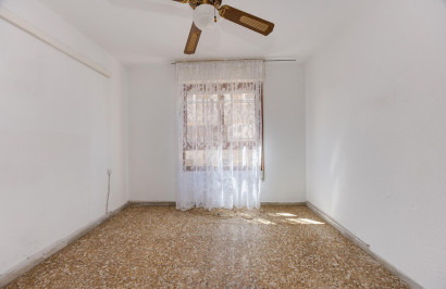 Resale - Apartment / Flat - Torrevieja - Playa del Acequión