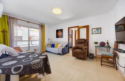 Resale - Apartment / Flat - Torrevieja - Playa del Acequión