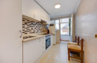 Resale - Apartment / Flat - Torrevieja - Playa del Acequión
