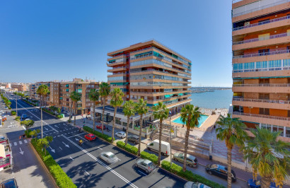Resale - Apartment / Flat - Torrevieja - Playa del Acequión