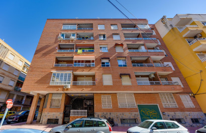 Resale - Apartment / Flat - Torrevieja - Playa del Acequión