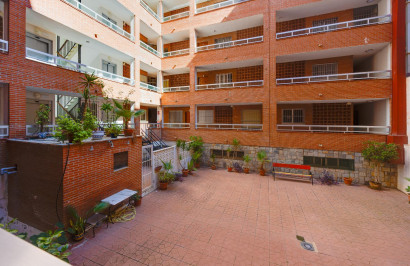 Resale - Apartment / Flat - Torrevieja - Playa del Acequión