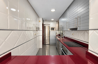 Resale - Apartment / Flat - Torrevieja - Playa del Cura