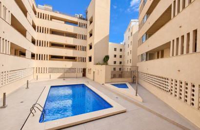 Resale - Apartment / Flat - Torrevieja - Playa del Cura