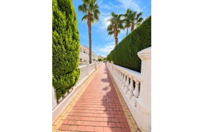 Resale - Semi - Detached Villa - Alicante - La Florida