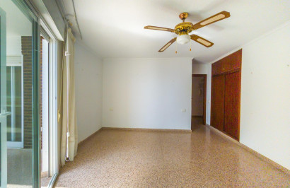 Resale - Apartment / Flat - Torrevieja - La Mata pueblo
