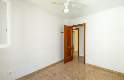 Resale - Apartment / Flat - Torrevieja - La Mata pueblo