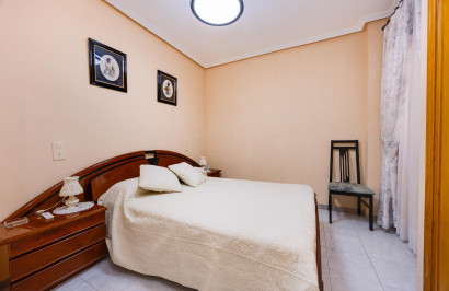 Resale - Apartment / Flat - Torrevieja - Playa del Cura