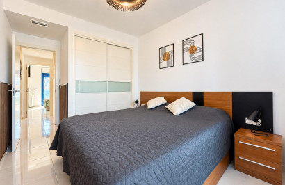 Resale - Apartment / Flat - Torrevieja - Punta Prima