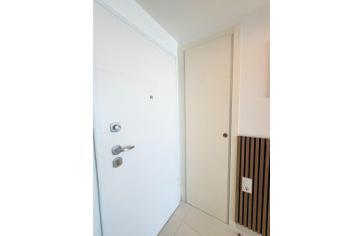Resale - Apartment / Flat - Torrevieja - Punta Prima
