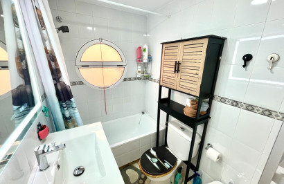 Resale - Apartment / Flat - Torrevieja - La Siesta