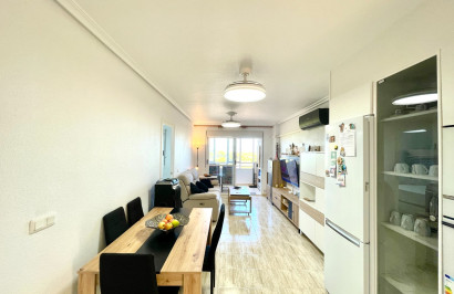 Resale - Apartment / Flat - Torrevieja - La Siesta