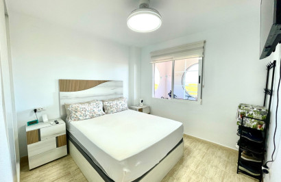 Resale - Apartment / Flat - Torrevieja - La Siesta