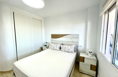 Resale - Apartment / Flat - Torrevieja - La Siesta