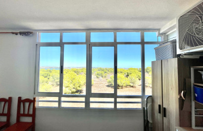 Resale - Apartment / Flat - Torrevieja - La Siesta