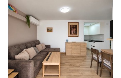 Resale - Apartment / Flat - Torrevieja - La Mata