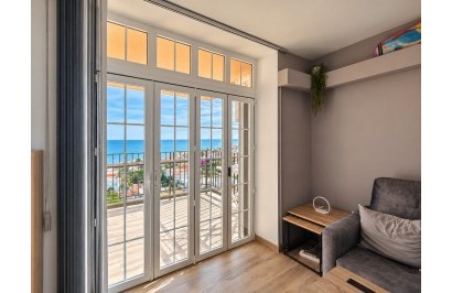 Resale - Apartment / Flat - Torrevieja - La Mata