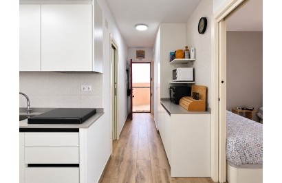 Resale - Apartment / Flat - Torrevieja - La Mata