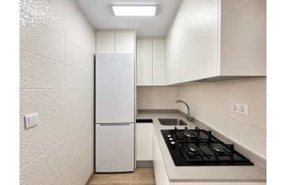 Resale - Apartment / Flat - Torrevieja - La Mata
