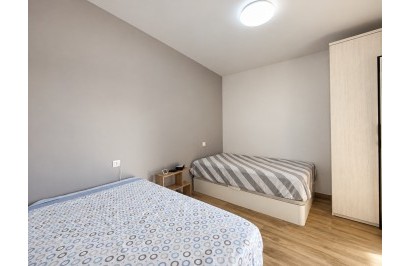 Resale - Apartment / Flat - Torrevieja - La Mata