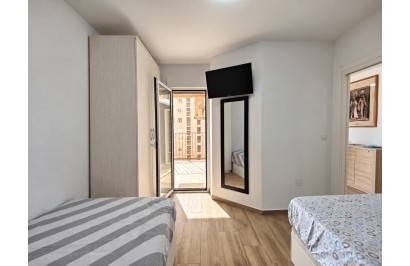 Resale - Apartment / Flat - Torrevieja - La Mata