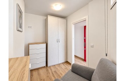 Resale - Apartment / Flat - Torrevieja - La Mata