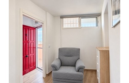 Resale - Apartment / Flat - Torrevieja - La Mata
