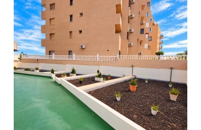 Resale - Apartment / Flat - Torrevieja - La Mata