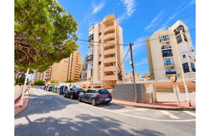 Resale - Apartment / Flat - Torrevieja - La Mata