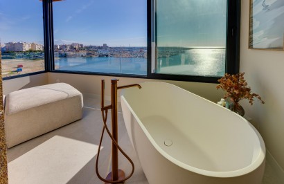 Resale - Apartment / Flat - Torrevieja - Playa del Acequión