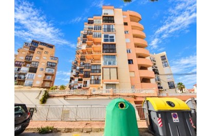 Resale - Apartment / Flat - Torrevieja - La Mata