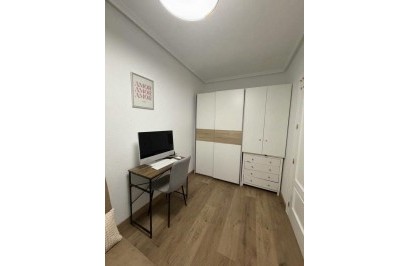 Resale - Apartment / Flat - Orihuela