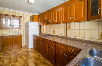 Resale - Apartment / Flat - Torrevieja - La Mata pueblo