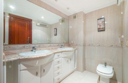 Resale - Apartment / Flat - Torrevieja - La Mata pueblo