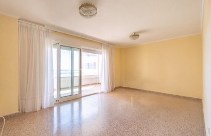 Resale - Apartment / Flat - Torrevieja - La Mata pueblo