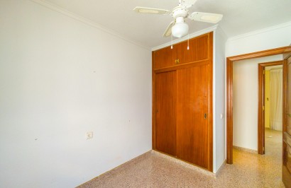 Resale - Apartment / Flat - Torrevieja - La Mata pueblo