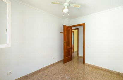 Resale - Apartment / Flat - Torrevieja - La Mata pueblo