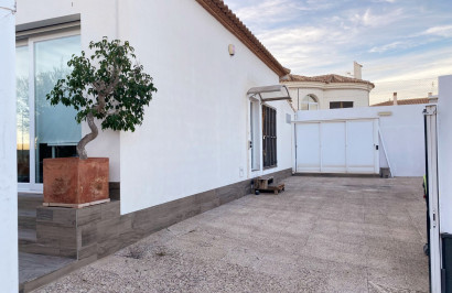 Reventa - Villa independiente - San Fulgencio - La Marina